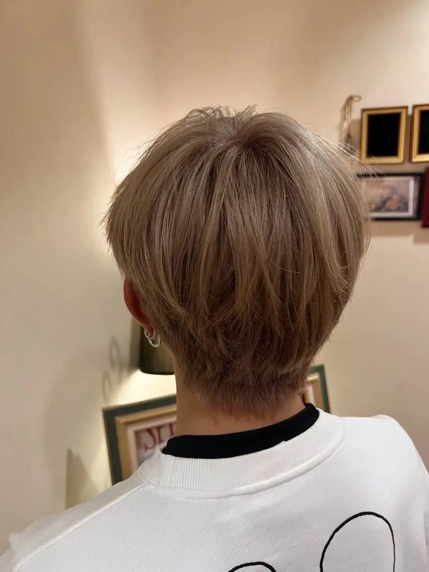 カラー メンズ ベージュカラー ミルクティーベージュ 韓国スタイル🫧 サーシャのヘアスタイル
