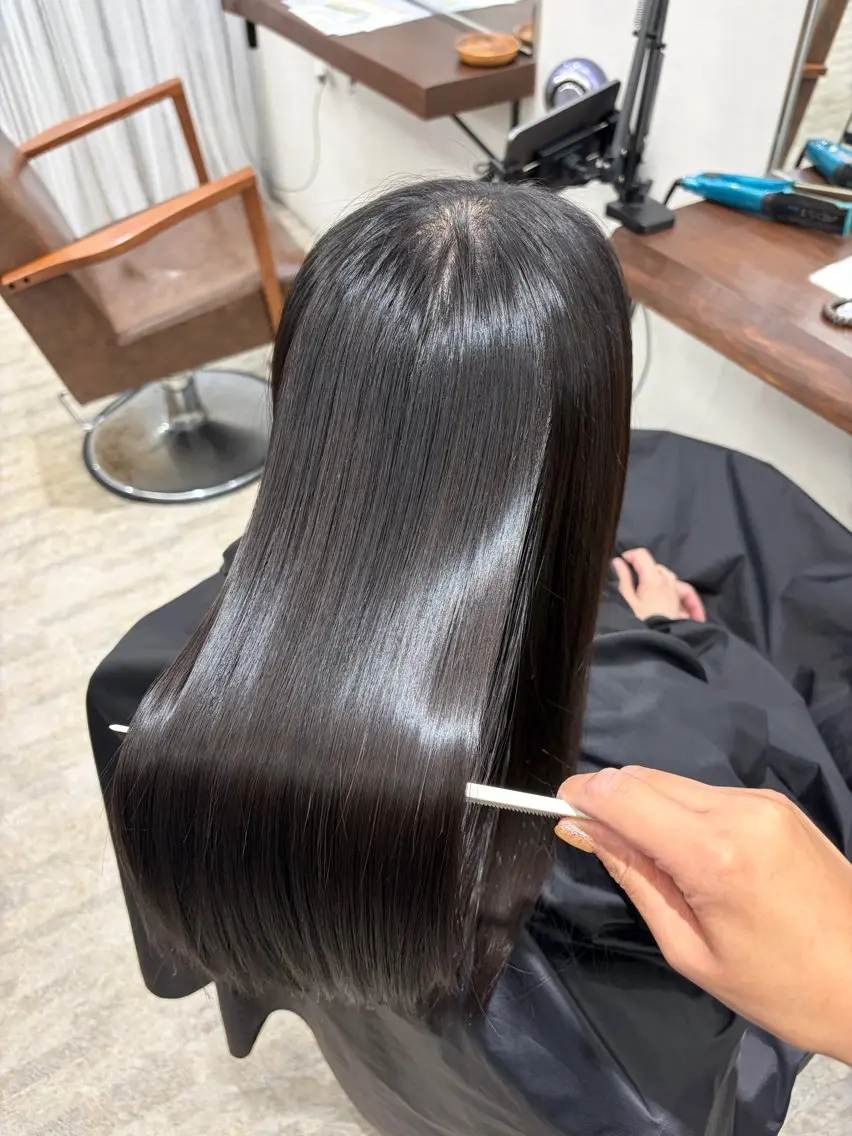 ロング 縮毛矯正 トリートメント LABO. 門屋和香那のヘアスタイル