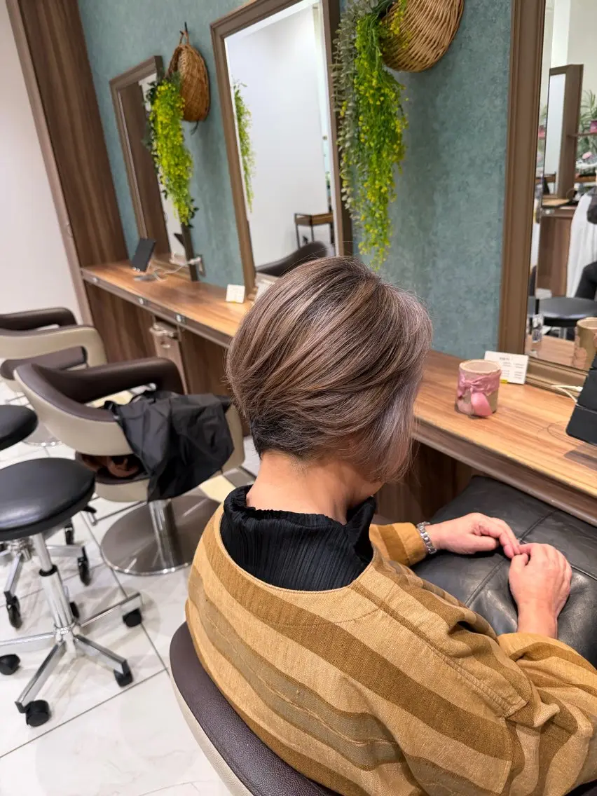 ショート カラー バレイヤージュ ハイライトカラー ハイライト レイヤーカット カット ヘアカラー トリートメント 🇰🇷韓国ヘア★ 副店長.쿠리타⭐︎のヘアスタイル