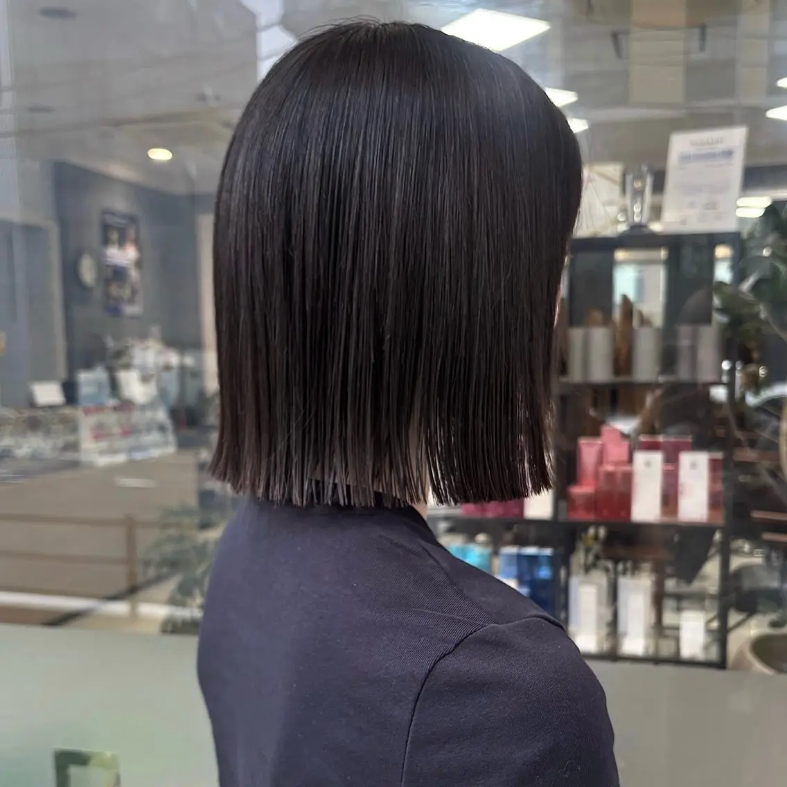 ショート 切りっぱなしボブ ボブ 縮毛矯正 カット トレンドヘア/ボブ/ レイヤー/暖色/麻咲のヘアスタイル