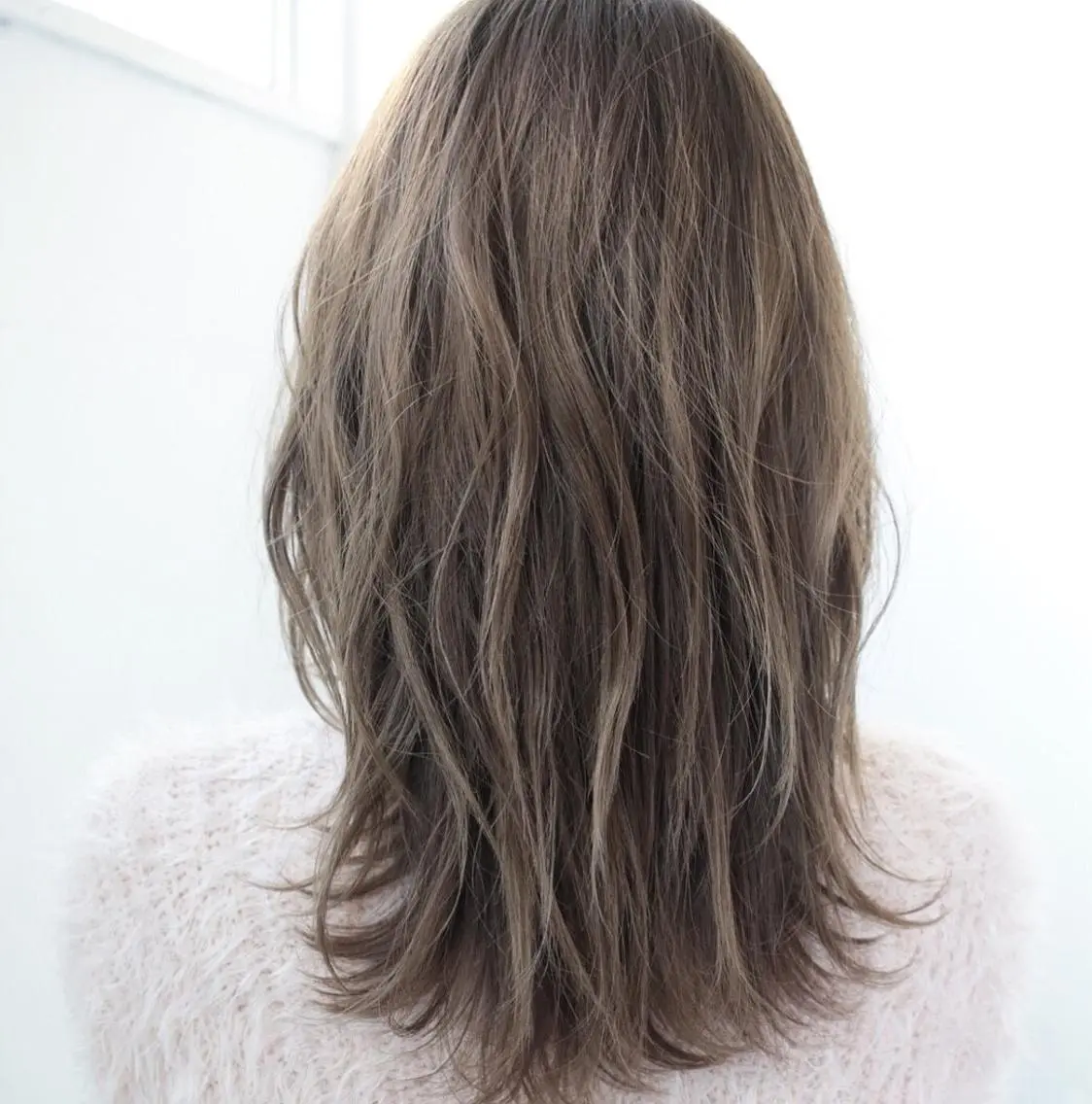 セミロング カラー 透明感カラー グレージュ レイヤーカット ヘアカラー トリートメント ❤️sai❤️ official❤️のヘアスタイル