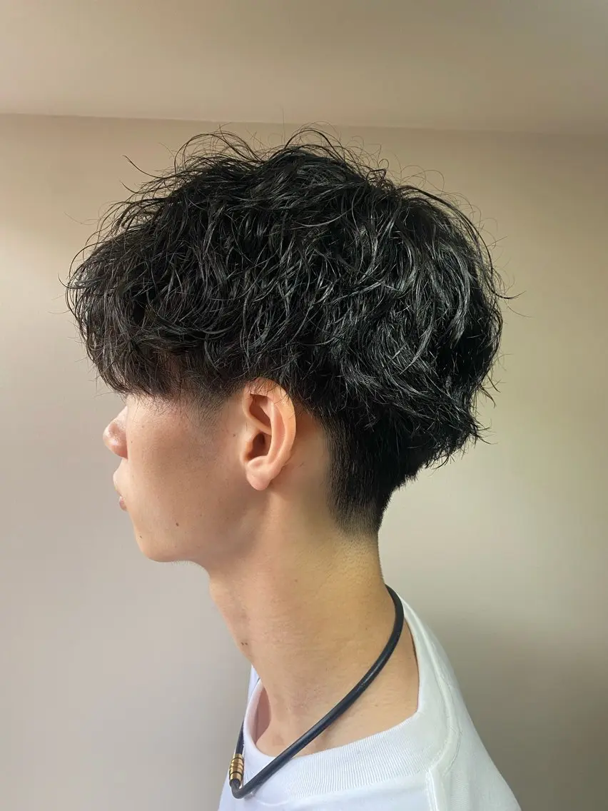パーマ メンズ 尾﨑 柊磨のヘアスタイル