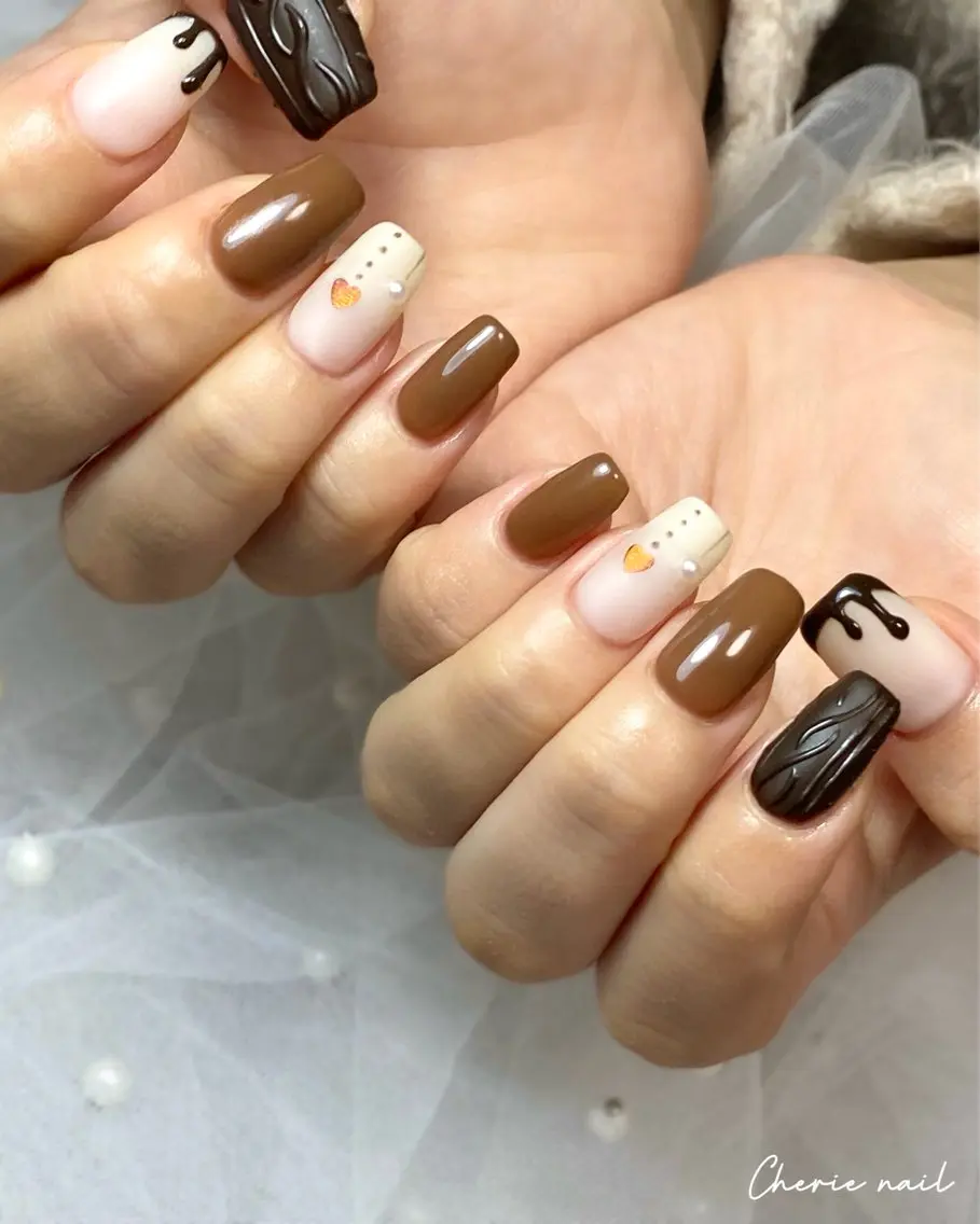 ネイル ブラウン ジェルネイル ハート マットネイル バレンタイン ハンドネイル Cherienail yunaのネイルデザイン