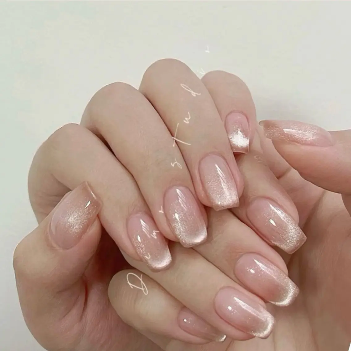 ネイル オーロラネイル 長さ出し フレンチネイル ジェルネイル ガラスフレンチ ハンドネイル Rela・S NAILのネイルデザイン