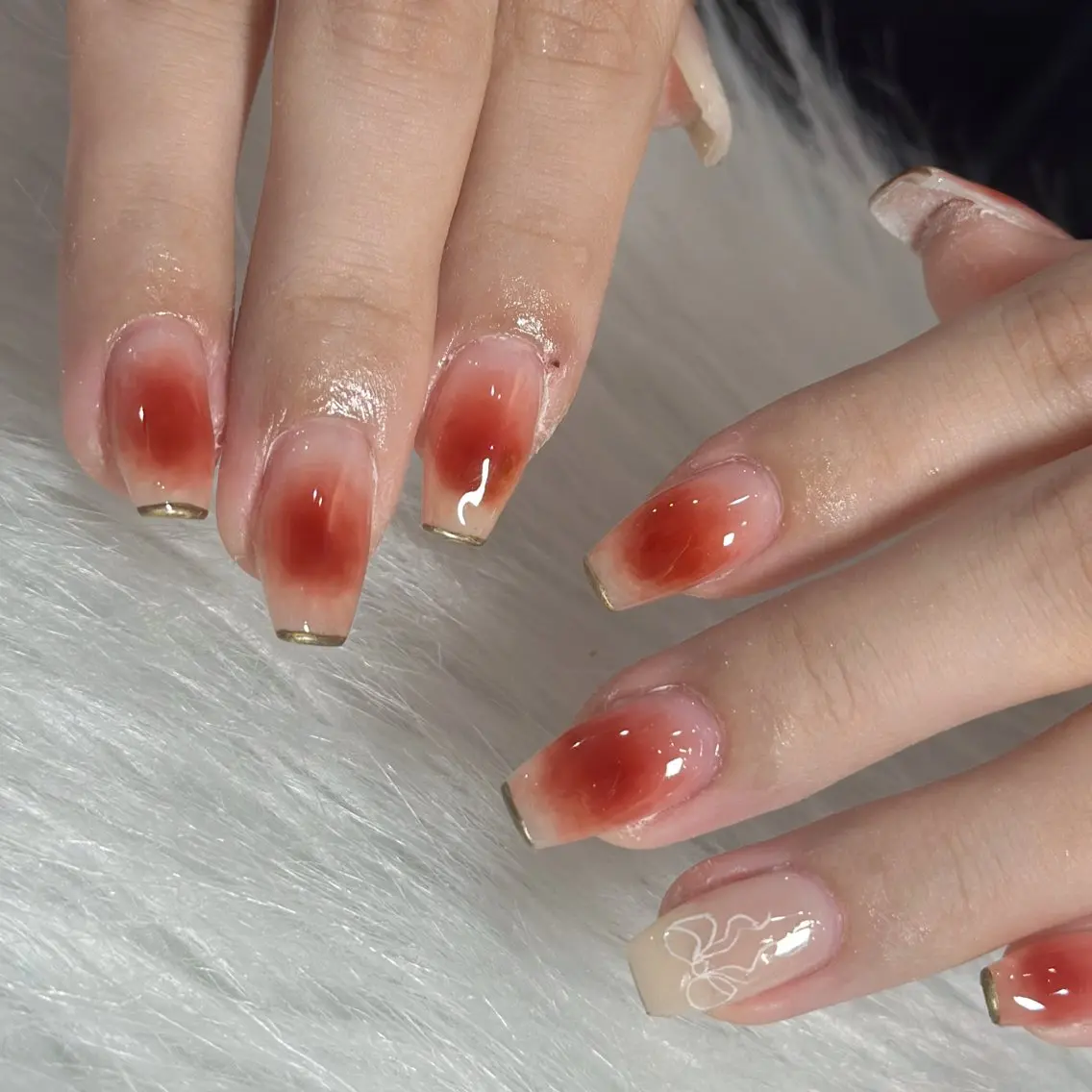 ネイル ハンドネイル フットネイル LAVISH nanamiのネイルデザイン
