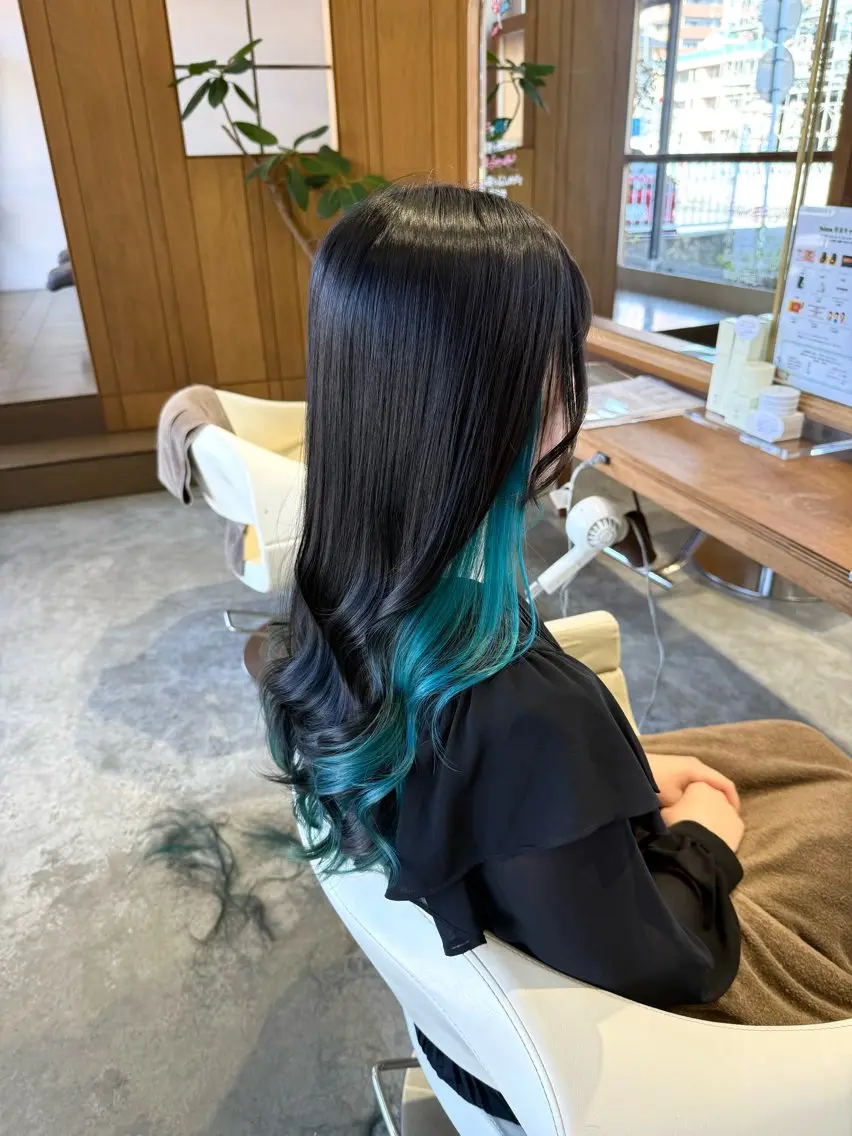 ロング カラー 黒髪 ブルーカラー ブルーブラック カット ヘアカラー fulam/ WATANABEのヘアスタイル