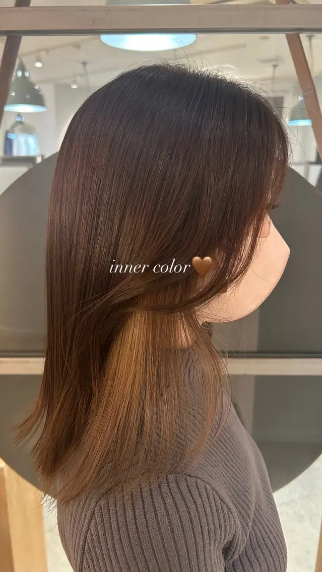 セミロング カラー ベージュカラー インナーカラー カット ヘアカラー トリートメント 艶カラー/レイヤー 🦋AKARI🦋のヘアスタイル
