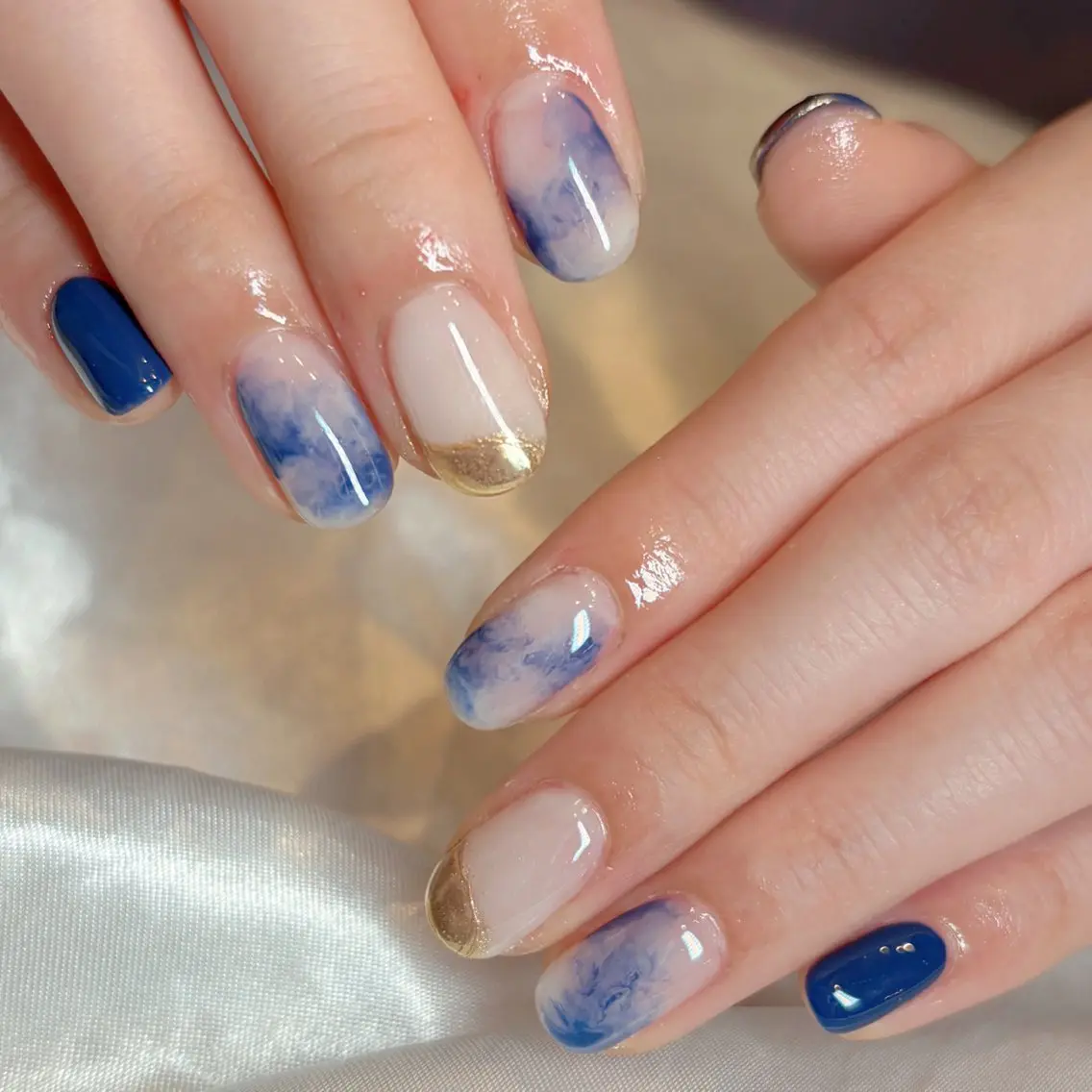 ネイル ミラーネイル ネイビー ニュアンスネイル ハンドネイル seven's| nanami𝜗𝜚のネイルデザイン