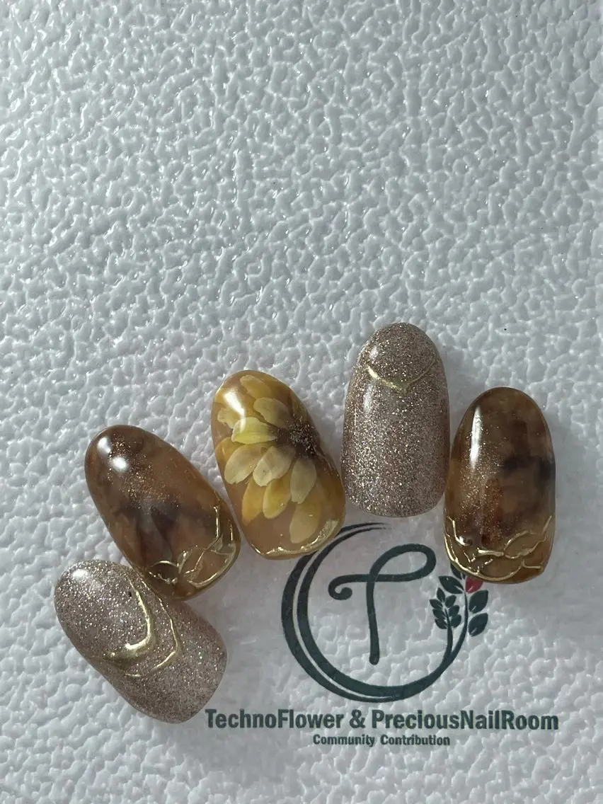 ネイル フラワーネイル precious nail roomのネイルデザイン