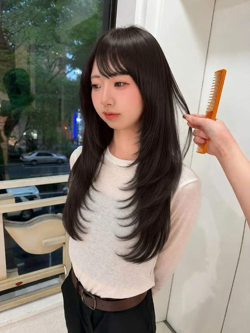 ロング レイヤーカット カット まろやか艶ベージュ 🧸🪞Honoのヘアスタイル