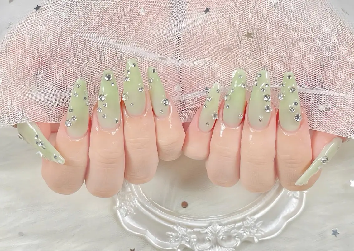 ネイル チークネイル 長さ出し フレンチネイル ジェルネイル グラデーション ハンドネイル THANHTHANH NAILのネイルデザイン