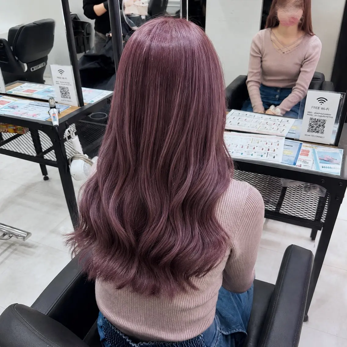 ロング カラー ヘアカラー トリートメント 🦋REISA🦋 エクステ×ハイトーンのヘアスタイル