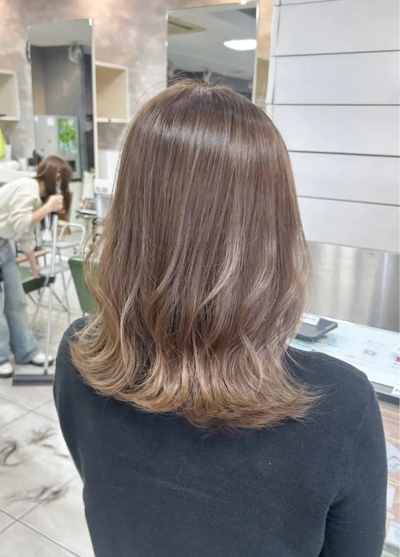 ミディアム レイヤー/艶髪カラー 森本くるみのヘアスタイル