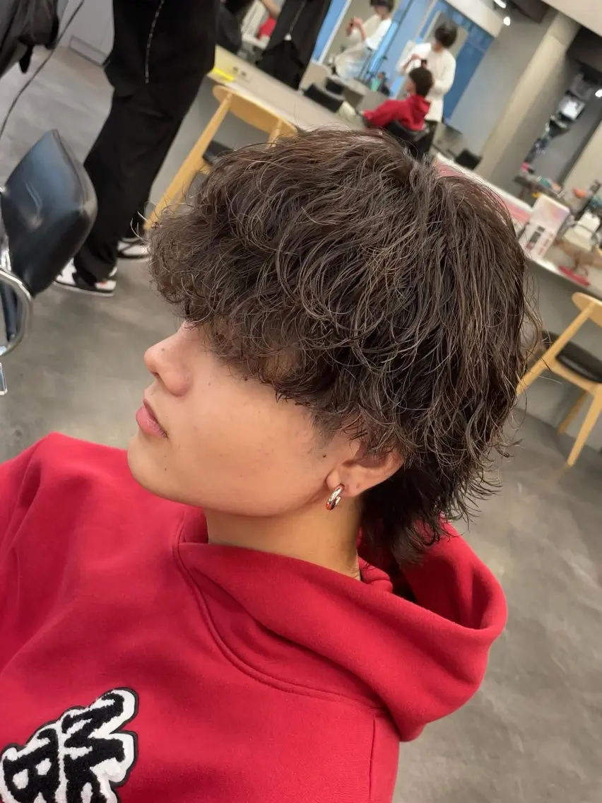ショート カラー パーマ メンズ 波巻きパーマ ブラウンカラー 松下 友希 【fifth】のヘアスタイル