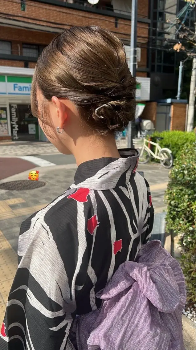 セミロング ヘアアレンジ 着付け 透明感カラー🫧 高田李胡のヘアスタイル