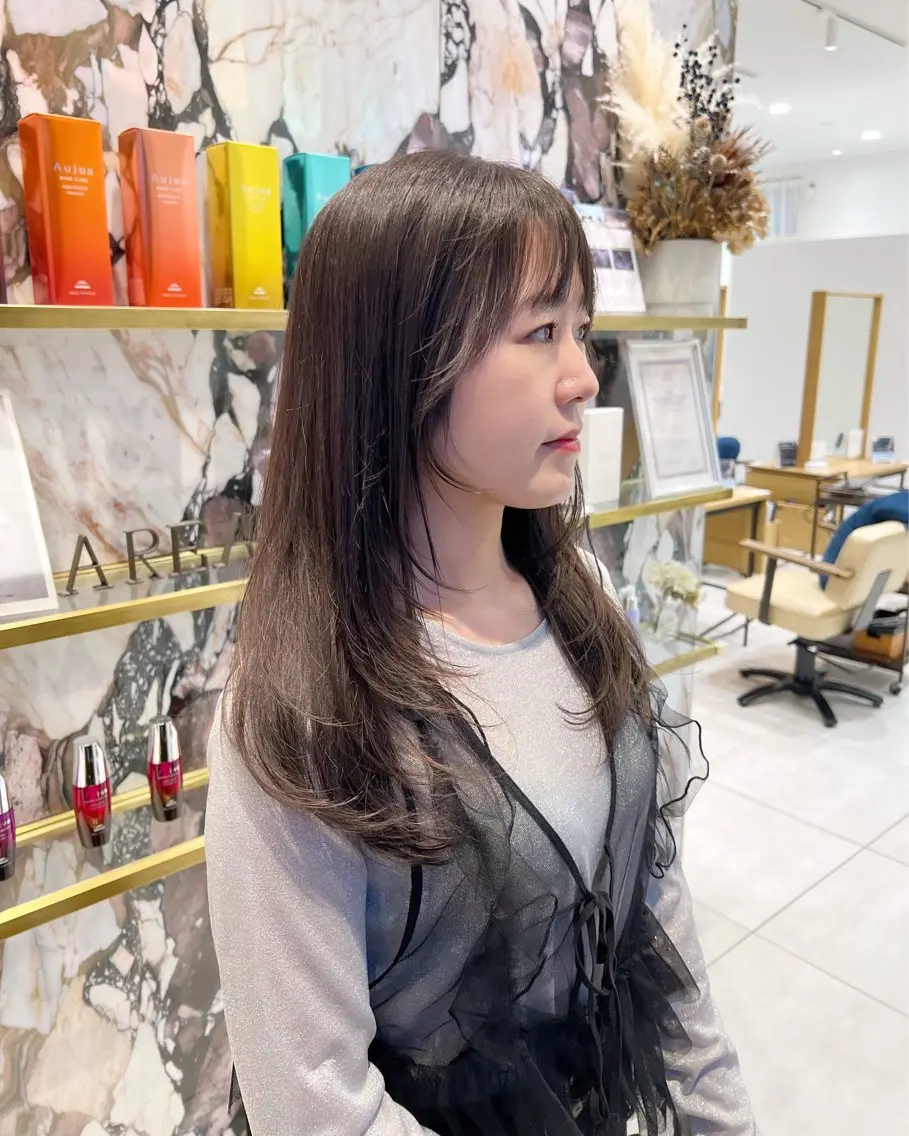 セミロング 顔周りカット レイヤーカット 前田 流星のヘアスタイル