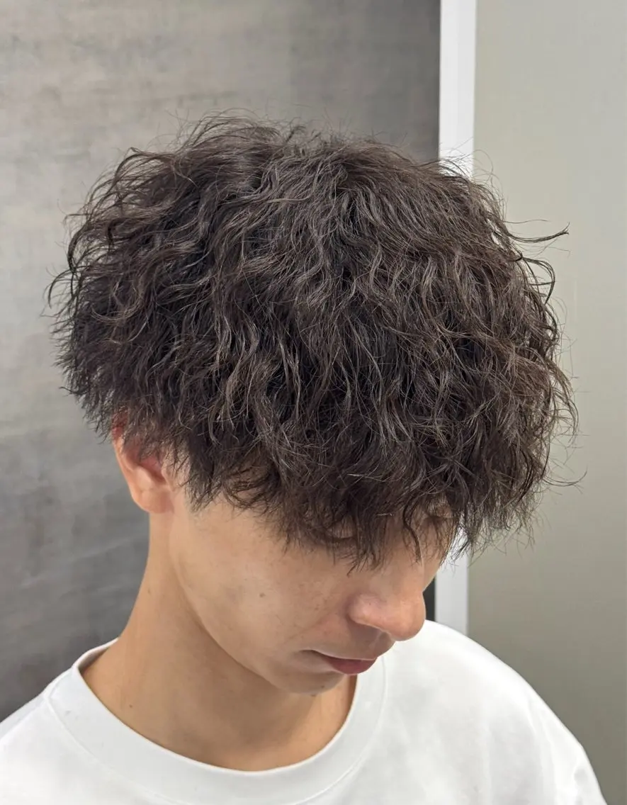 パーマ メンズ メンズパーマ ツイストスパイラルパーマ スパイラルパーマ メンズヘア カット、パーマ特化のヘアスタイル