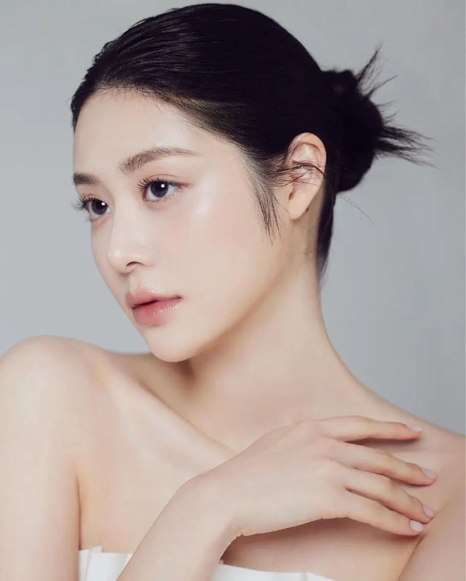 【変化重視】首から引き上げ小顔フェイシャル+首までパックの写真