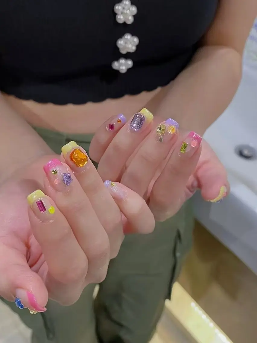 ネイル フラワーネイル フレンチネイル ジェルネイル ガラスフレンチ ハート ハンドネイル BabyYouMi nailのネイルデザイン