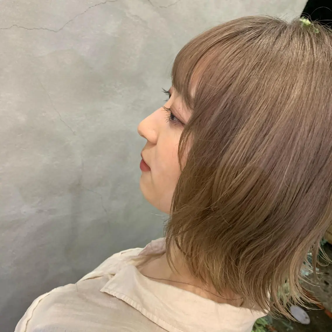 ショート カラー wakana/ 柔らかベージュカラーのヘアスタイル