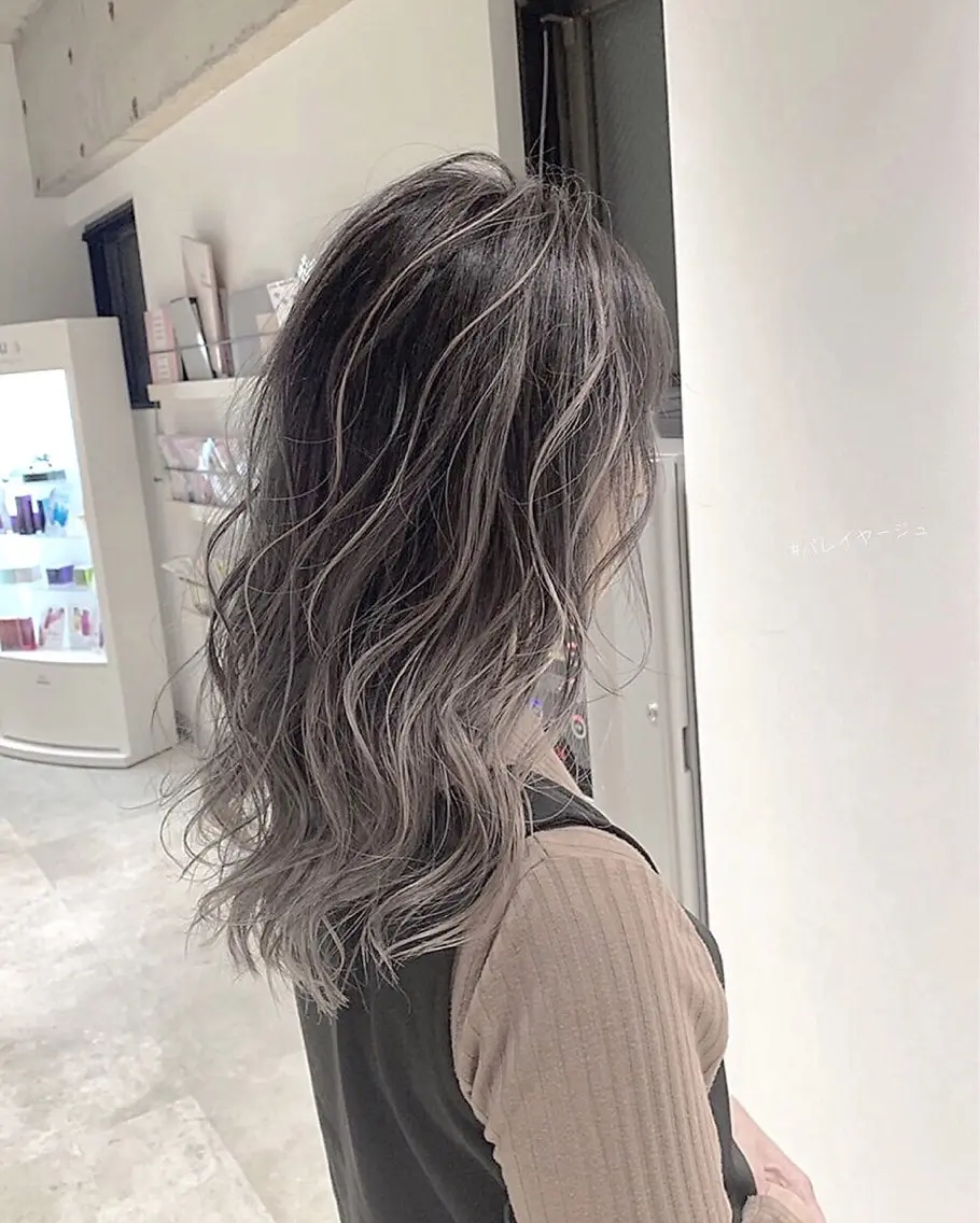セミロング カラー バレイヤージュ ハイライトカラー ハイライト レイヤーカット ✂️小野和則 ✂️のその他イメージ