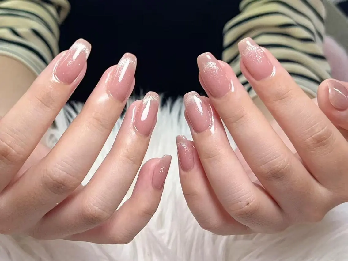メンズ ネイル アートネイル フレンチネイル ジェルネイル キラキラネイル パラジェル Bloom kabukiのネイルデザイン