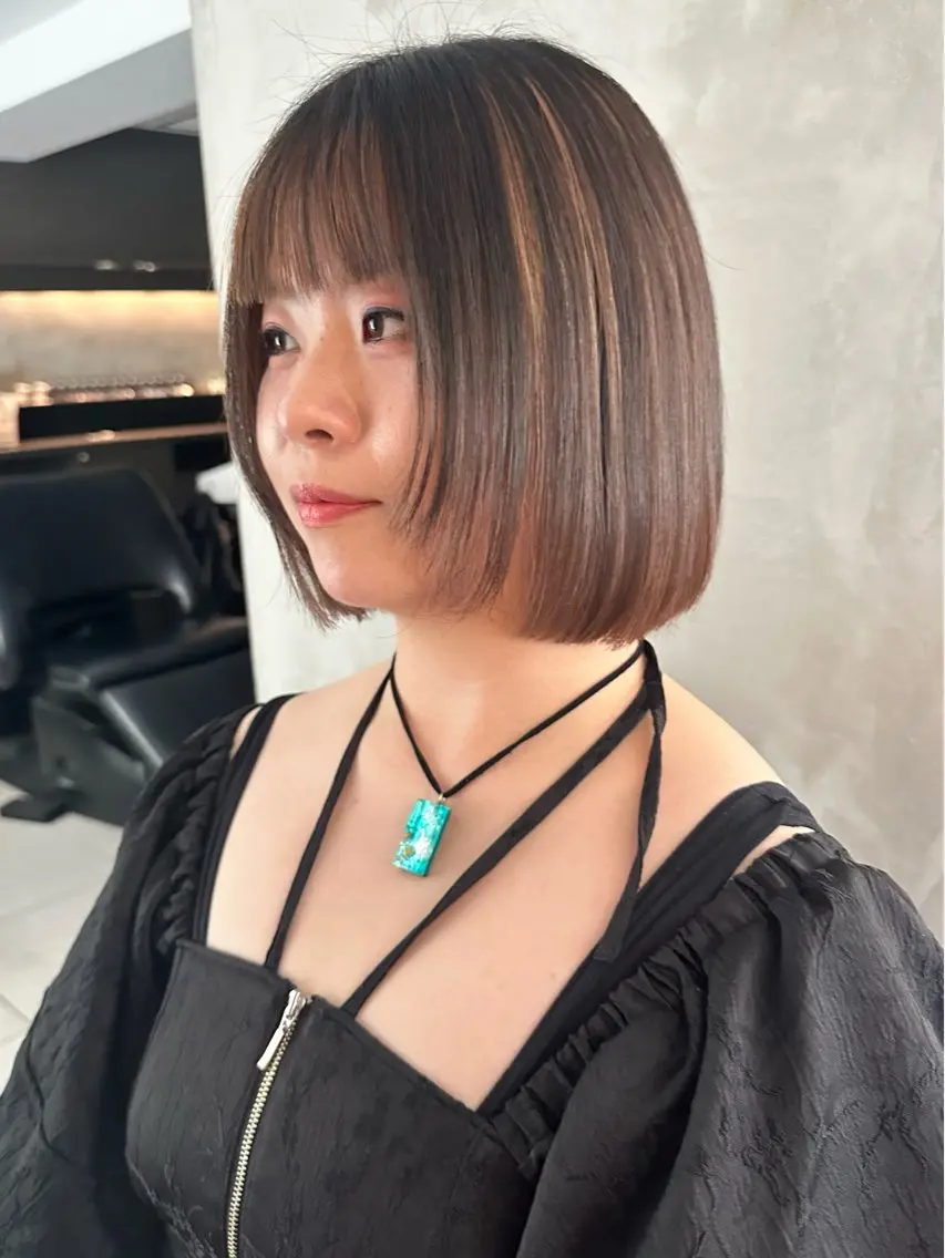 ショート カラー ベージュカラー インナーカラー ヘアカラー ヤマダ アオイのヘアスタイル