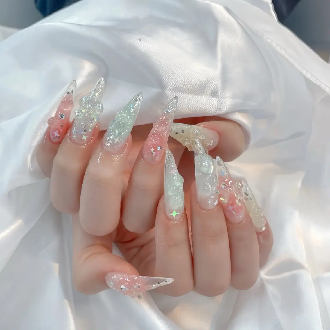 ネイル アートネイル チークネイル ジェルネイル ロングネイル マグネットネイル ハンドネイル Rin Nail 新大久保店のネイルデザイン