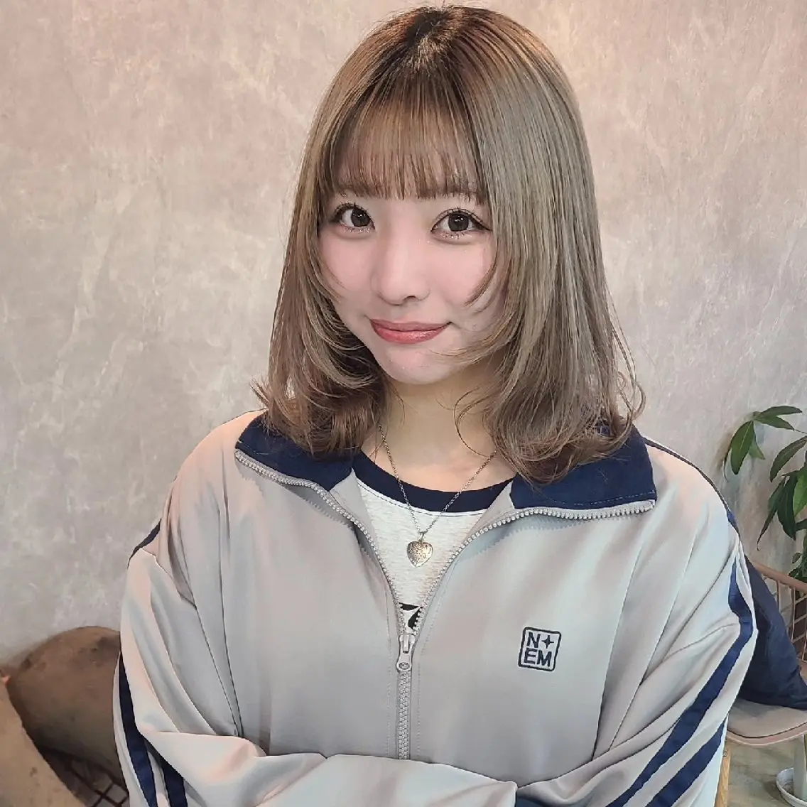 ミディアム レイヤーカット 似合わせカット 西田 理沙のヘアスタイル