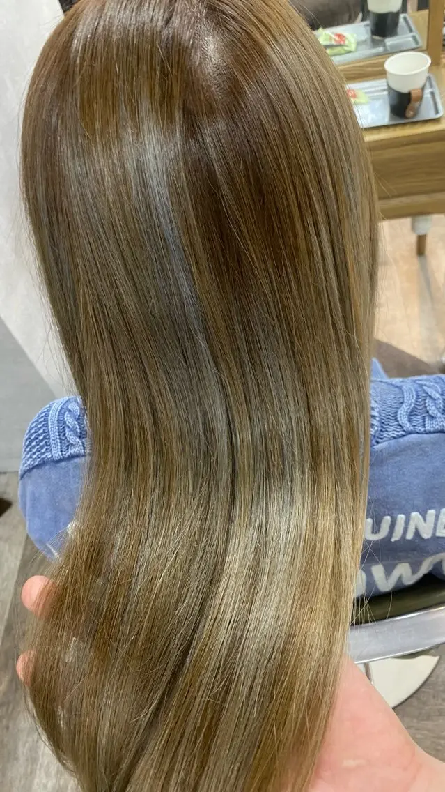 ロング カラー メッシュ 飯田 雷晟のヘアスタイル