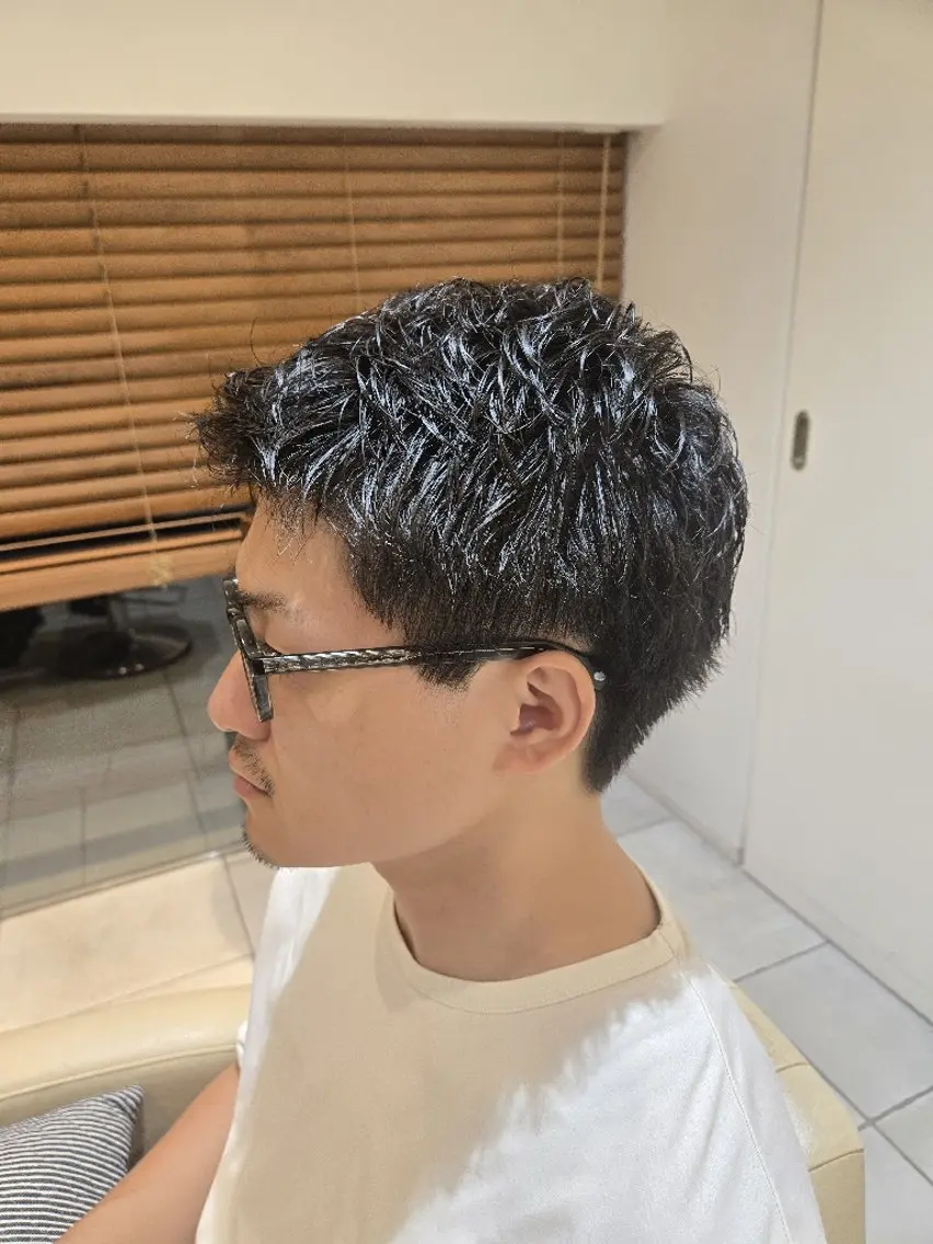 メンズ スパイキーショート preak TOMOのヘアスタイル