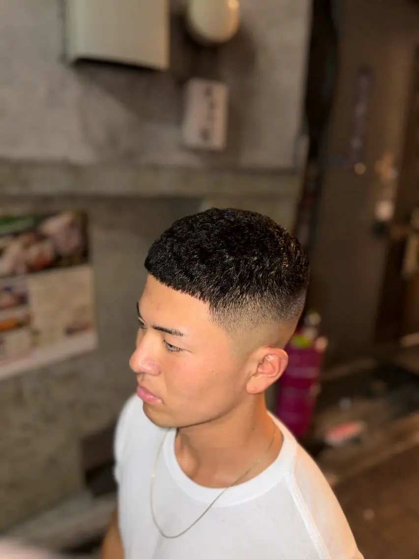 ショート 亀島 慈佑のヘアスタイル