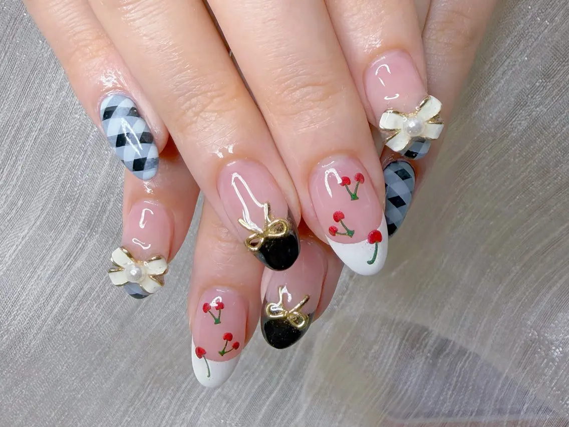セミロング ハンドネイル 501 naillのネイルデザイン