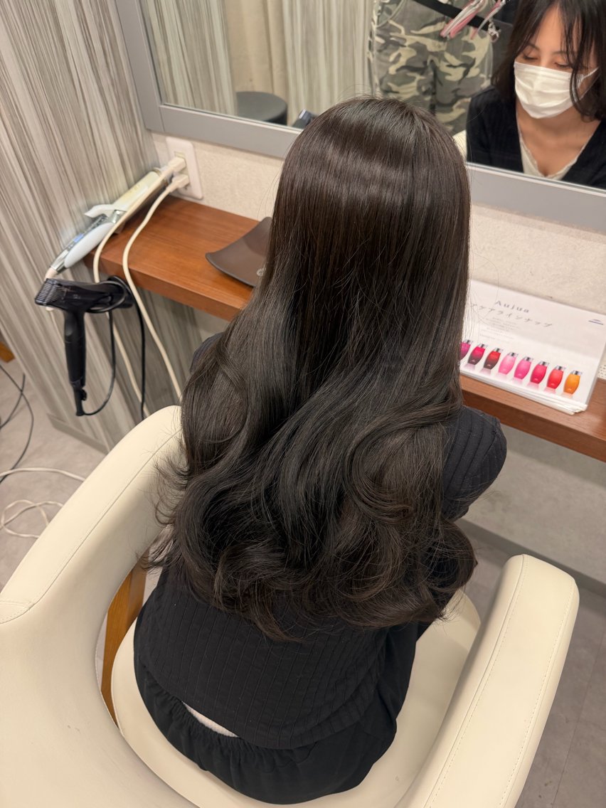 ロング ヘアカラー トリートメント ヘッドスパ 堀江 真維のヘアスタイル