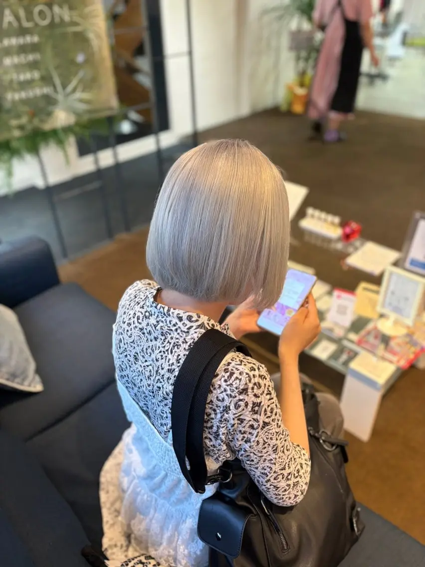 ショート カラー W_SALON CONOCAのヘアスタイル