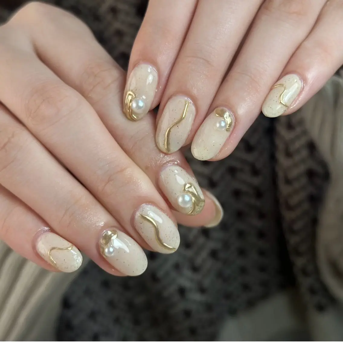 ネイル ジェルネイル ゴールド ニュアンスネイル オフィスネイル シンプルネイル sola nailのネイルデザイン
