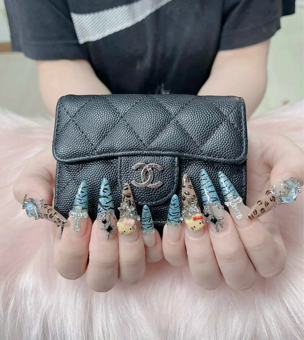 ネイル フレンチネイル ジェルネイル ガラスフレンチ ハロウィン ハート ハンドネイル H.baby Nail Salonのネイルデザイン