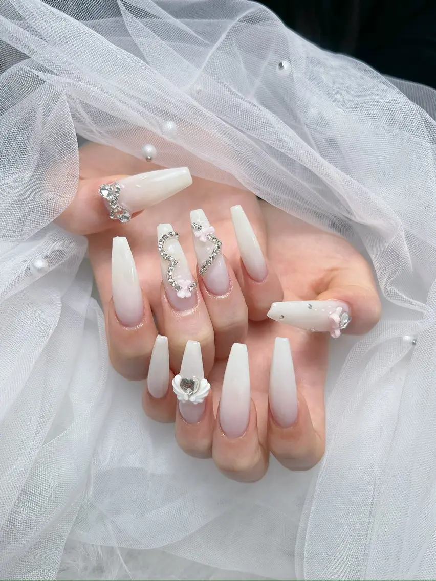 ネイル アートネイル オーロラネイル チークネイル 長さ出し フットネイル Miya _nailのネイルデザイン