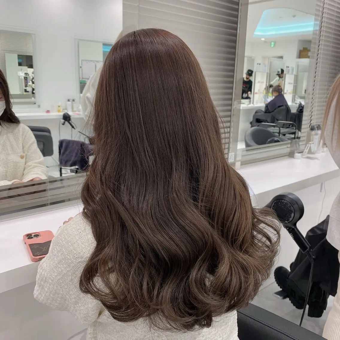 セミロング カラー センターパート特化 井上健太のヘアスタイル