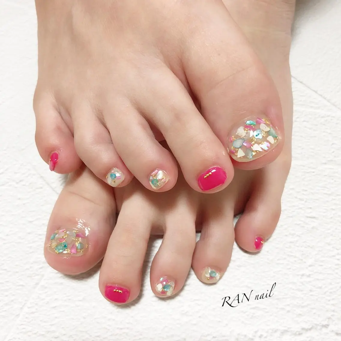 ネイル フットネイル キラキラネイル オフィスネイル ピンク 春ネイル ハンドネイル フットネイル RAN nailのネイルデザイン