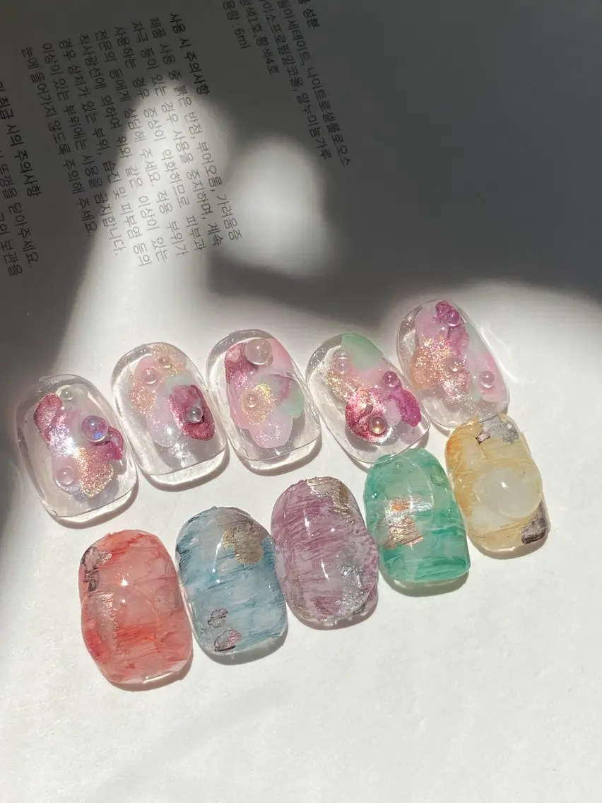 ネイル 成人式 フラッシュネイル フレンチネイル ガーリー キラキラネイル ハンドネイル 草加ニュアンスネイル 🌚hersのネイルデザイン