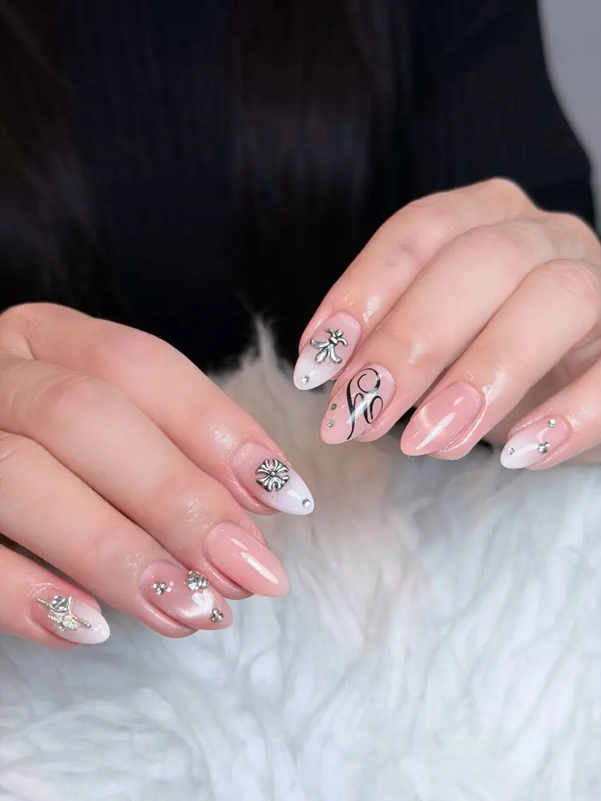 ネイル オーロラネイル ボルドー ブラウン 氷ネイル・うるうるネイル キラキラネイル ハンドネイル Julli NailStudioのネイルデザイン
