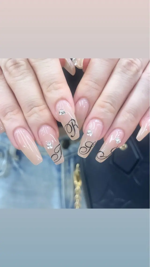 ネイル ハンドネイル 🧁fein. nana🩵のネイルデザイン