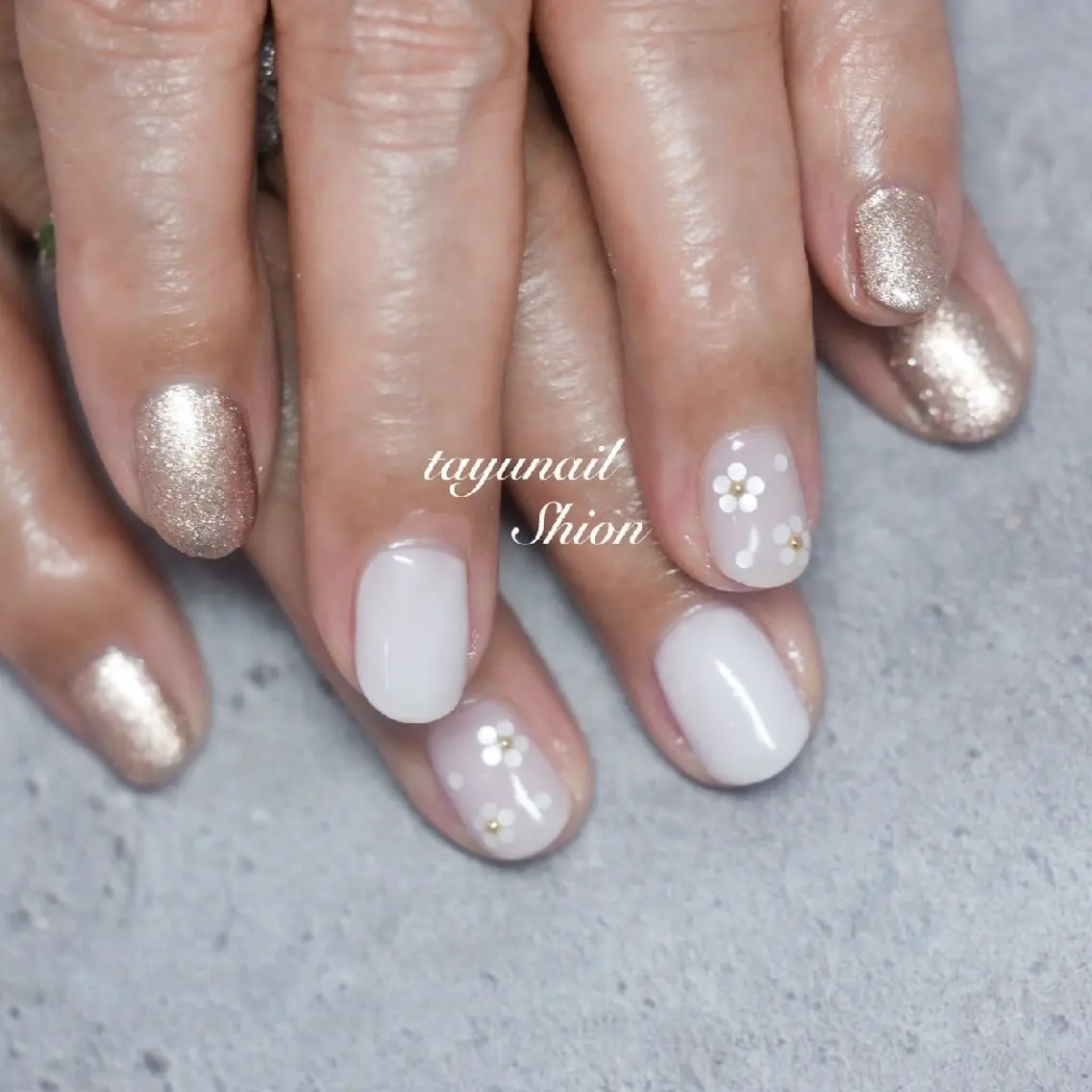 ネイル アートネイル フラワーネイル ジェルネイル ゴールド パラジェル ネイルサロン 【たゆnail】のネイルデザイン