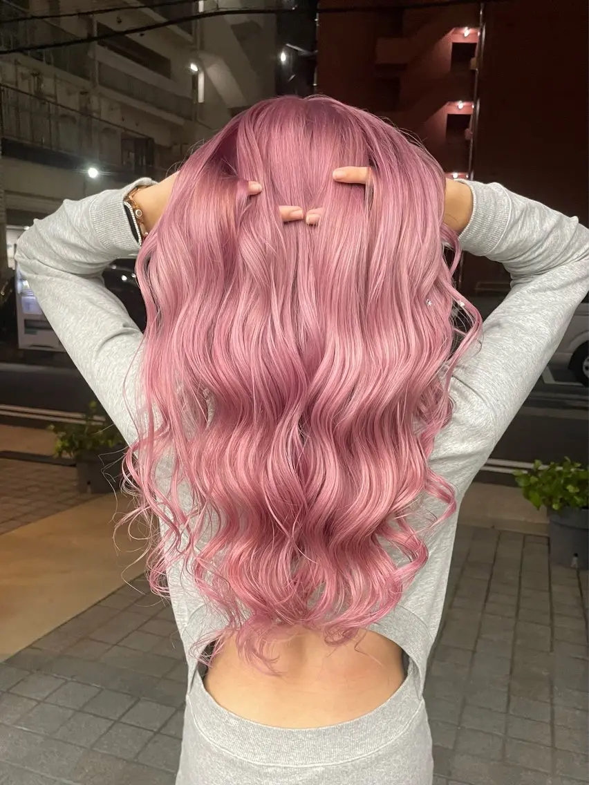 ロング カラー ブリーチ 齋藤 梨乃のヘアスタイル