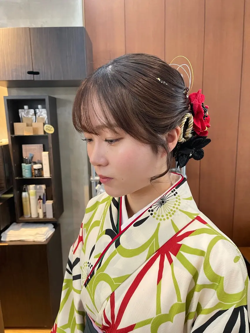 セミロング ヘアアレンジ 岩下 侑里のヘアスタイル