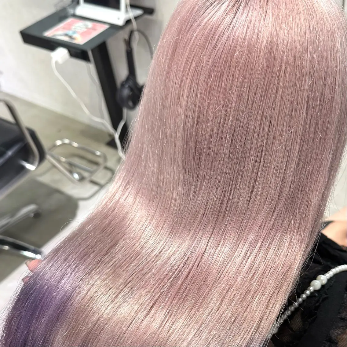 ロング カラー ブリーチ ケアブリーチ ラベンダーカラー ピンクカラー ホワイトピンク ヘアカラー トリートメント 🎀ミルクティー/暖 色×レイヤー/マリアのヘアスタイル