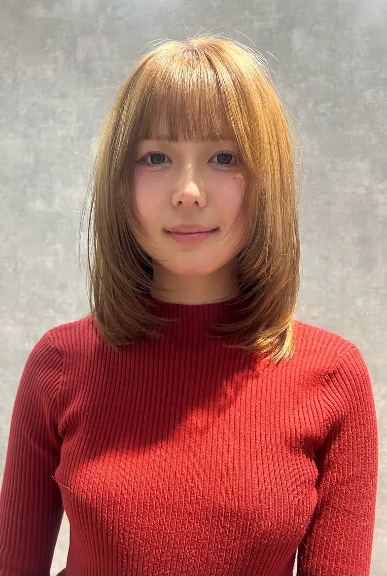 セミロング 小顔垢抜けレイヤー/ ハイトーン/YUTOのヘアスタイル