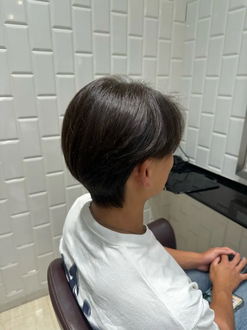 メンズ 岡 咲穂のヘアスタイル