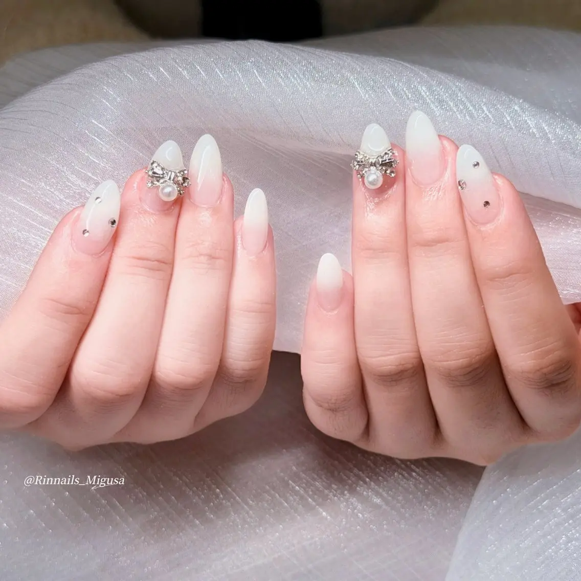 ミディアム 韓国風ヘア ハンドネイル RIN NAILS ᥫ᭡Migusaのネイルデザイン
